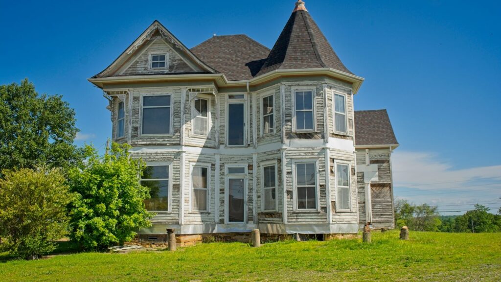 Explore this elegant, historic Victorian house in Marshall, Arkansas, showcasing classic architecture.